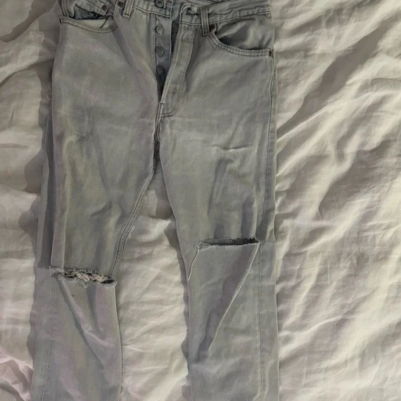 REFORMATION LEVIS ripped butt cheek out 26 - Picture 6 of 7